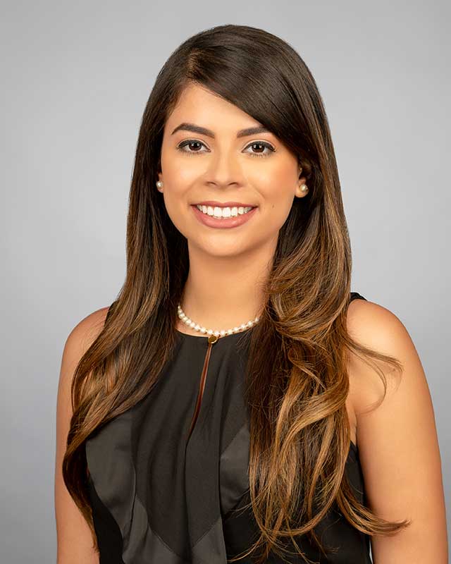 Dr. Daniela Alvarez, DMD